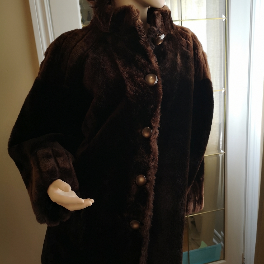 WINTER FUR COAT M/L - Picture 2 of 13